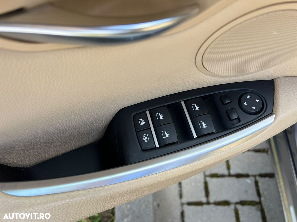 BMW Seria 5 520d - 24