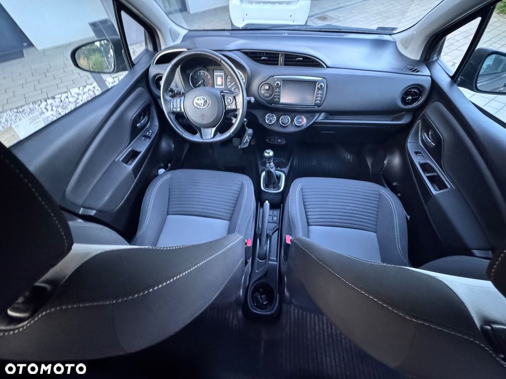 Toyota Yaris 1.5 Premium - 11