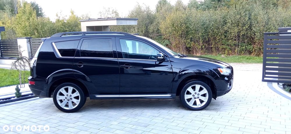 Mitsubishi Outlander - 11