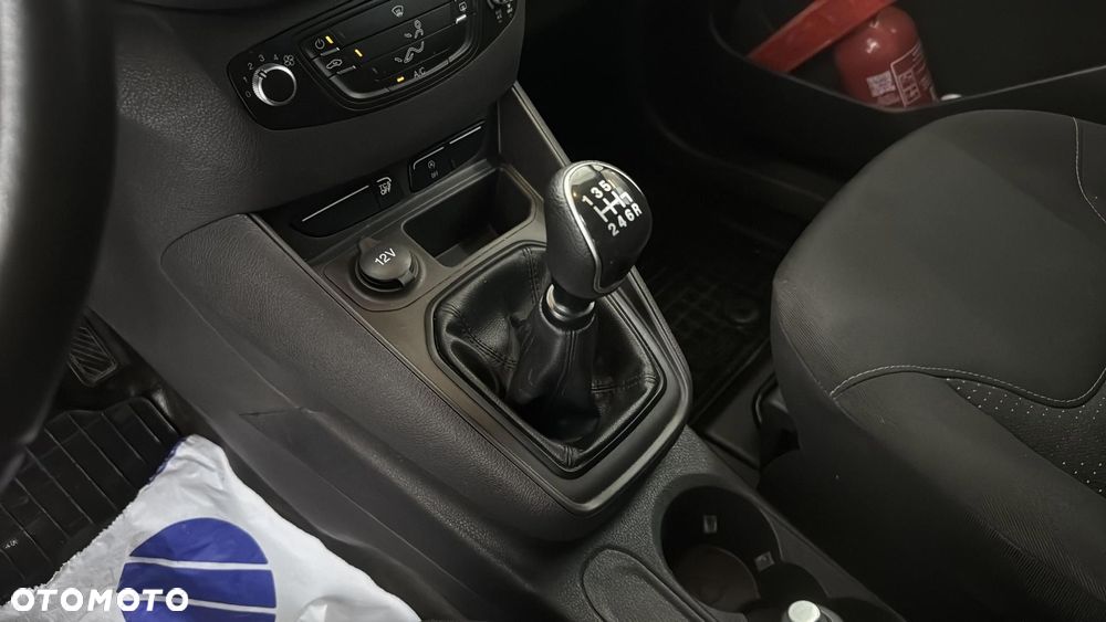 Ford Transit Courier - 16