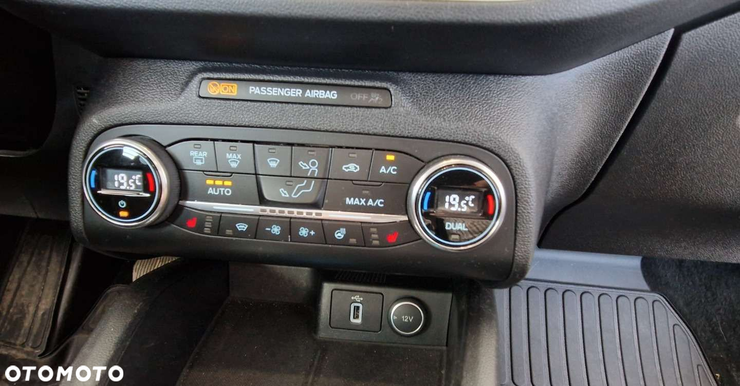 Ford Focus - 22