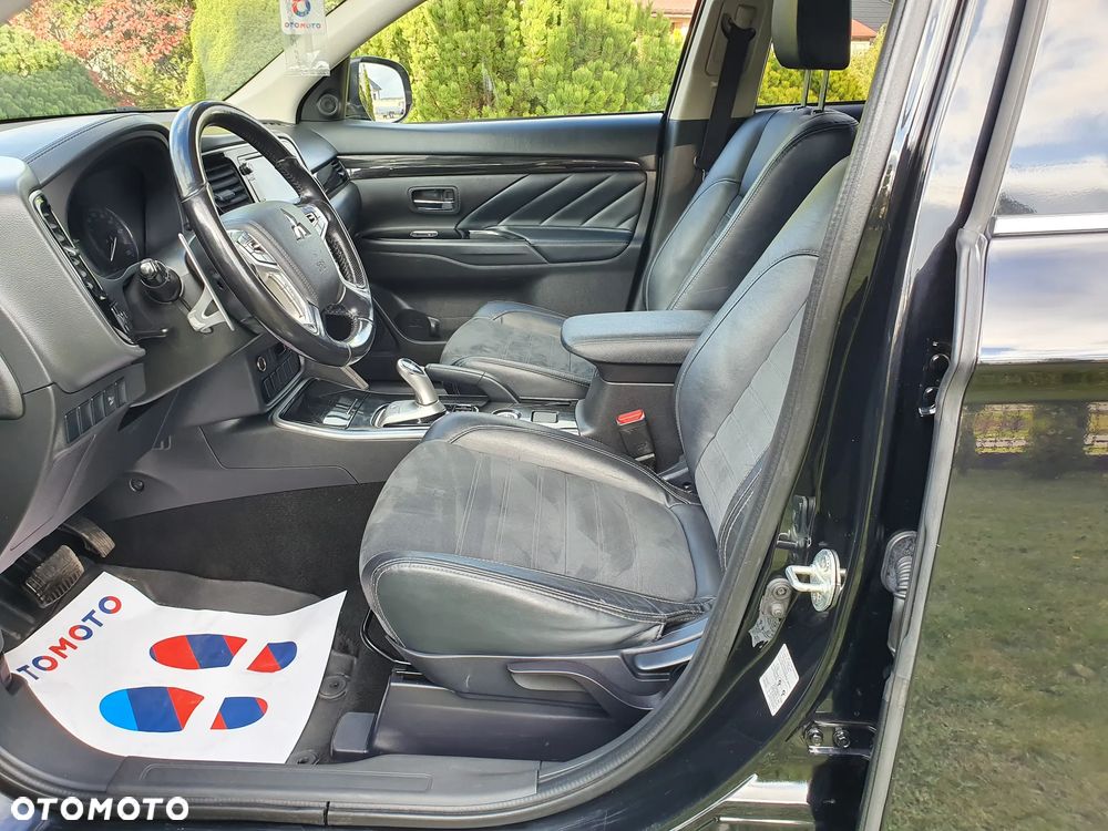 Mitsubishi Outlander Instyle NAVI - 12