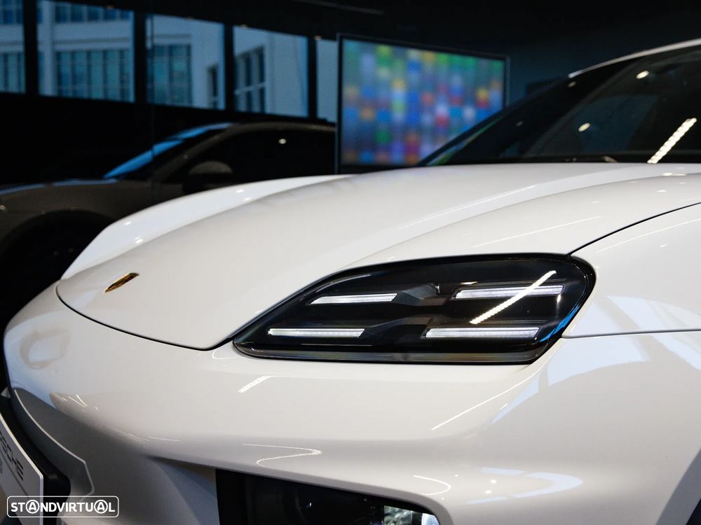 Porsche Macan Electric 4 - 14