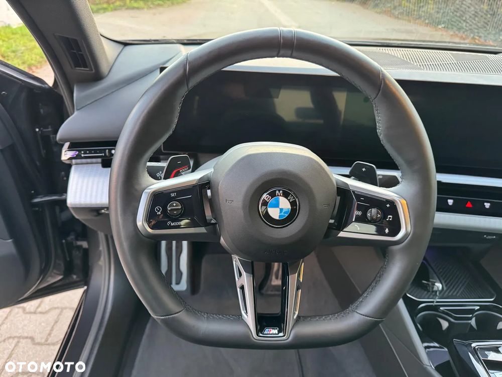 BMW Seria 5 520d xDrive - 27