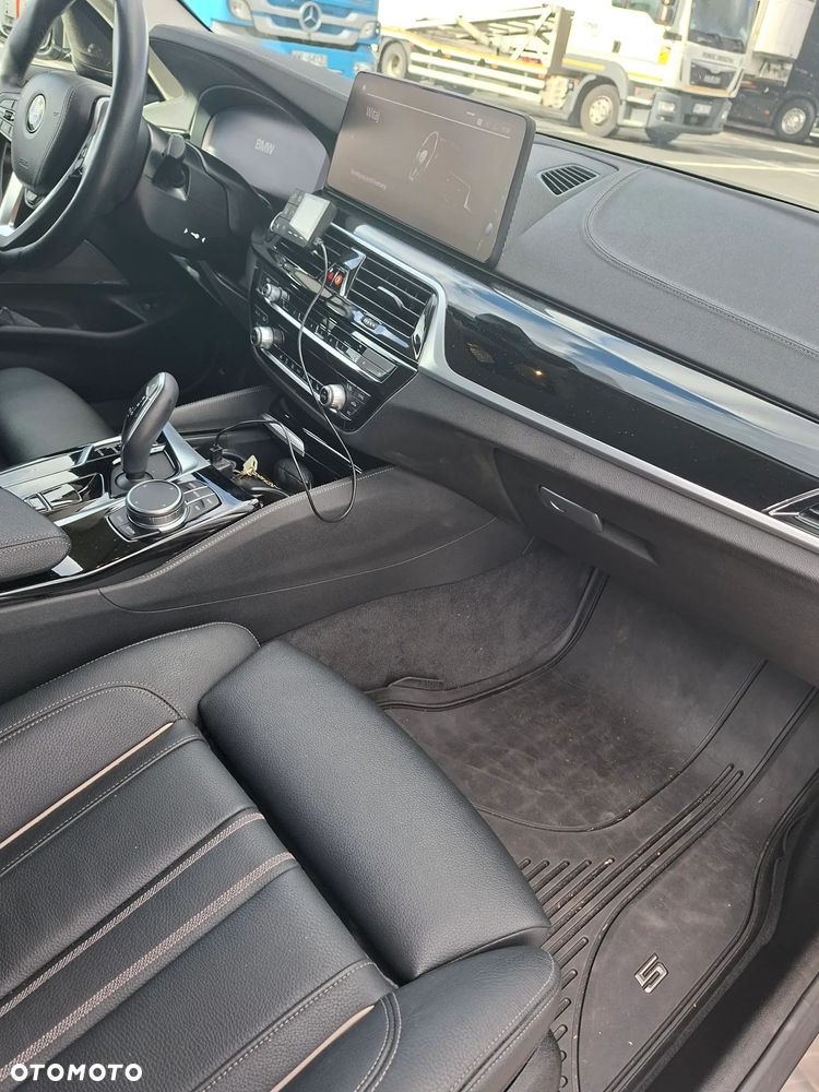 BMW Seria 5 530d xDrive mHEV Luxury Line - 6