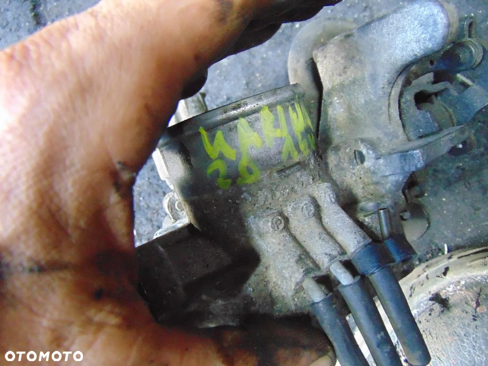 Przepustnica Toyota carina 2,0 benzyna