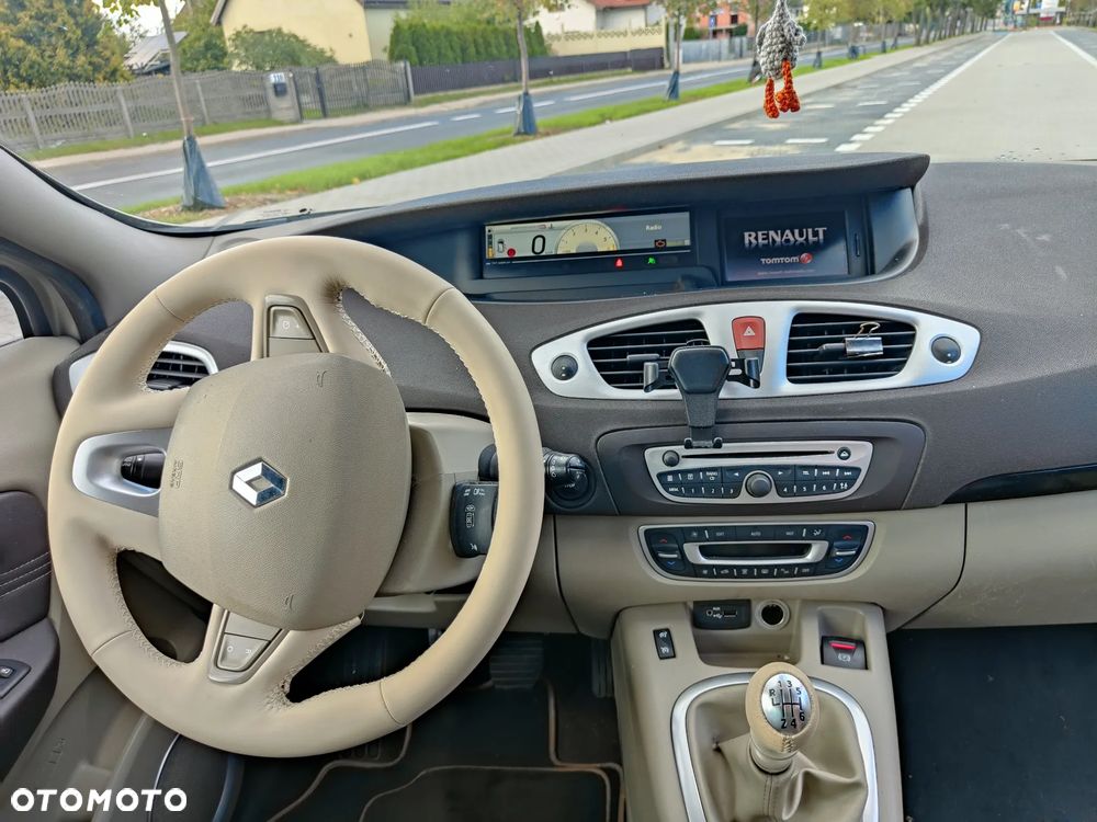 Renault Scenic - 11