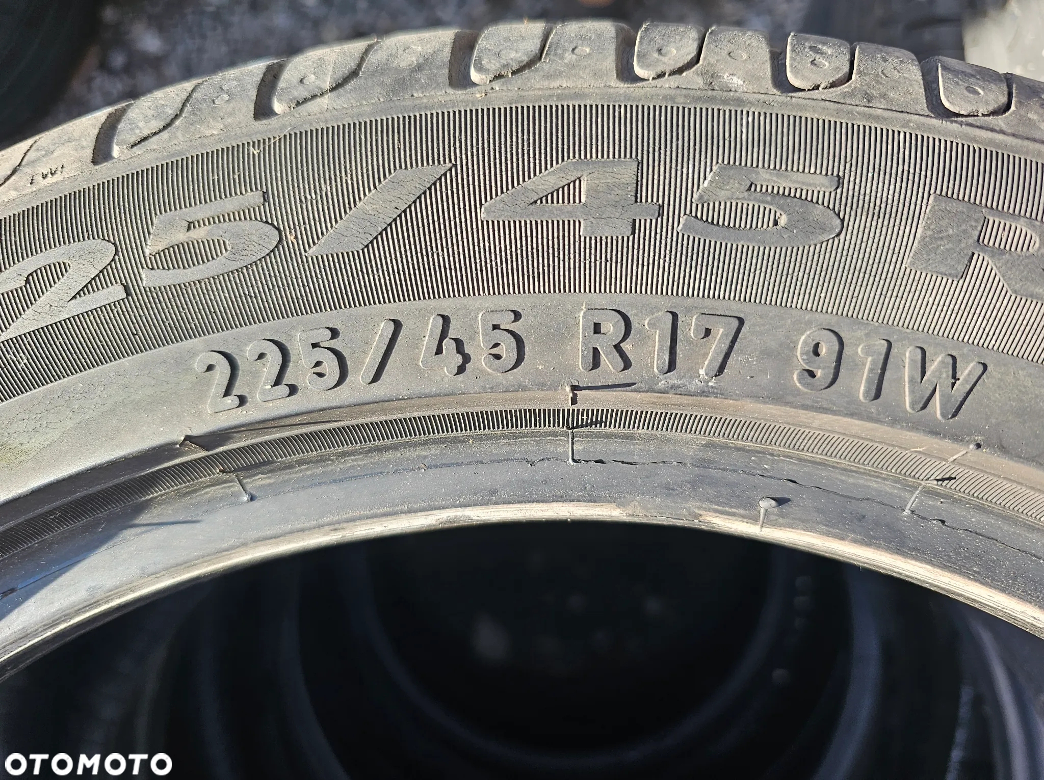 PIRELLI 225/45R17 91W CINTURATO P7 (4szt.) (4x6,0) (DOT: 3x2315 1x0918) L473 - 4