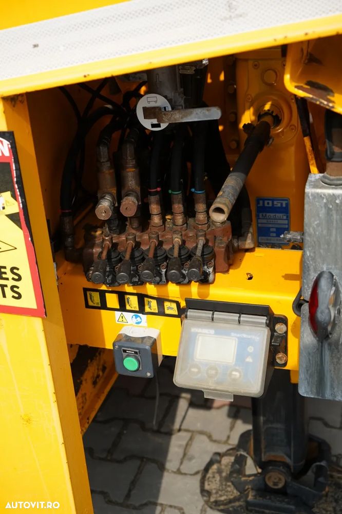 Castera REMORCA AUTO AMC CASTERA / ÎNCĂRCĂTOR JOS / 13,1 M / GAMĂ HIDRAULICĂ / AXĂ DE DIRECȚIE / TROLIU - 30