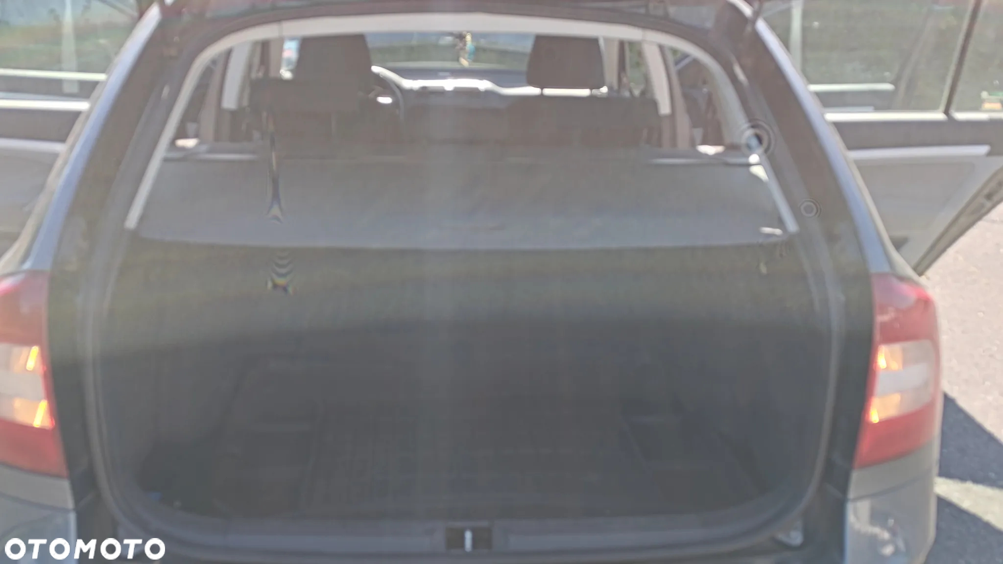 Skoda Octavia 1.6 Ambiente - 14