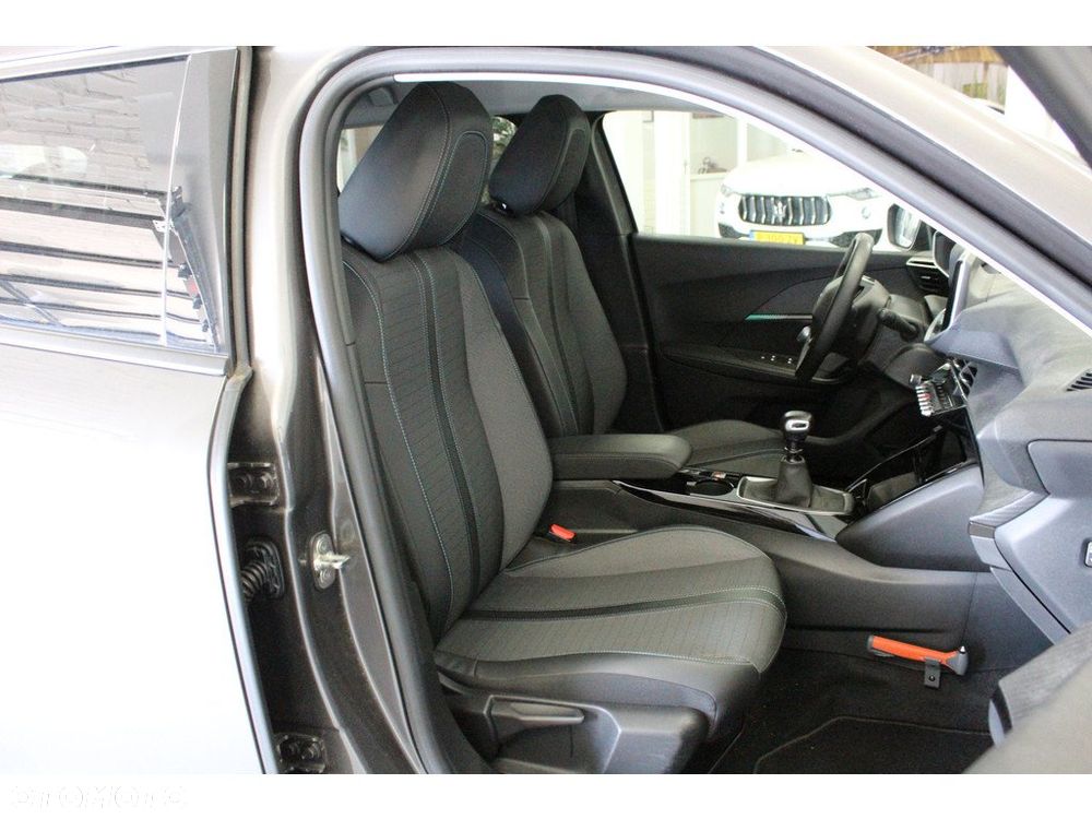 Peugeot 2008 1.5 BlueHDi Allure Pack S&S - 9