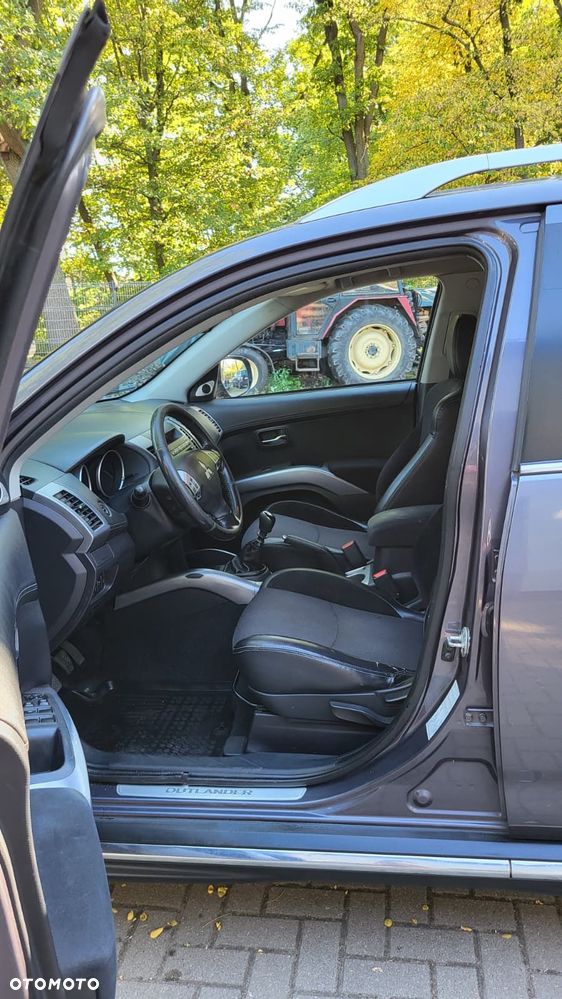 Mitsubishi Outlander - 11