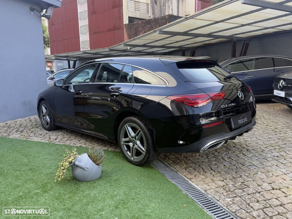 Mercedes-Benz CLA 250 e Shooting Brake AMG Line - 16