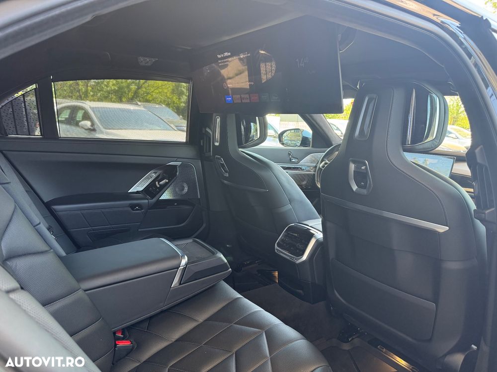 BMW Seria 7 740d xDrive MHEV - 8