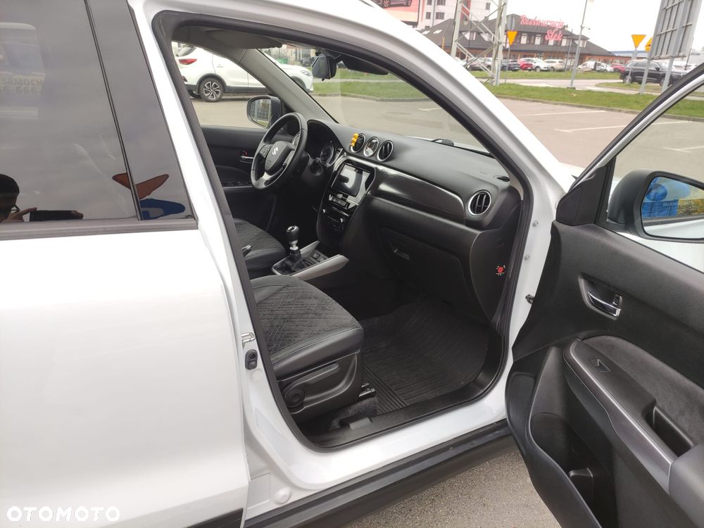 Suzuki Vitara 1.4 Boosterjet Elegance 2WD - 17