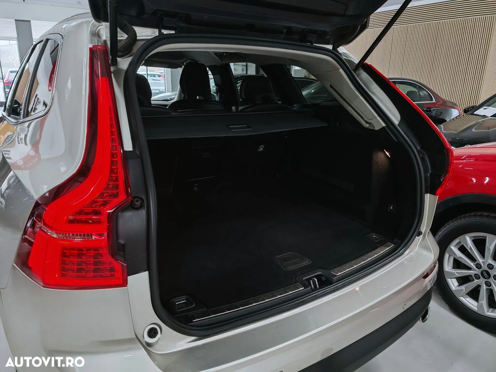 Volvo XC 60 D4 AWD Momentum - 31