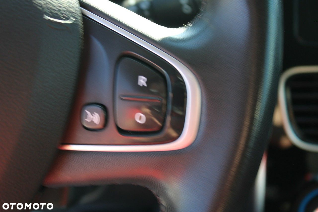 Renault Clio - 24
