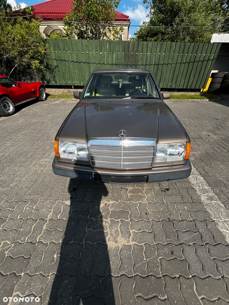 Mercedes-Benz W124 (1984-1993) - 13