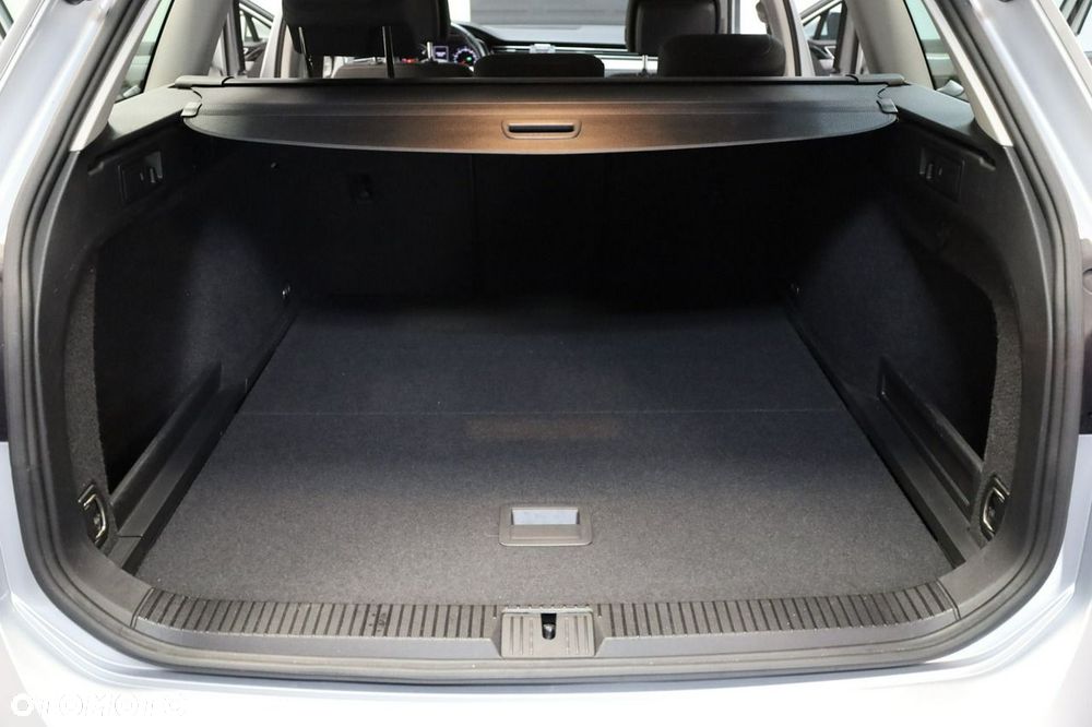 Volkswagen Passat - 26