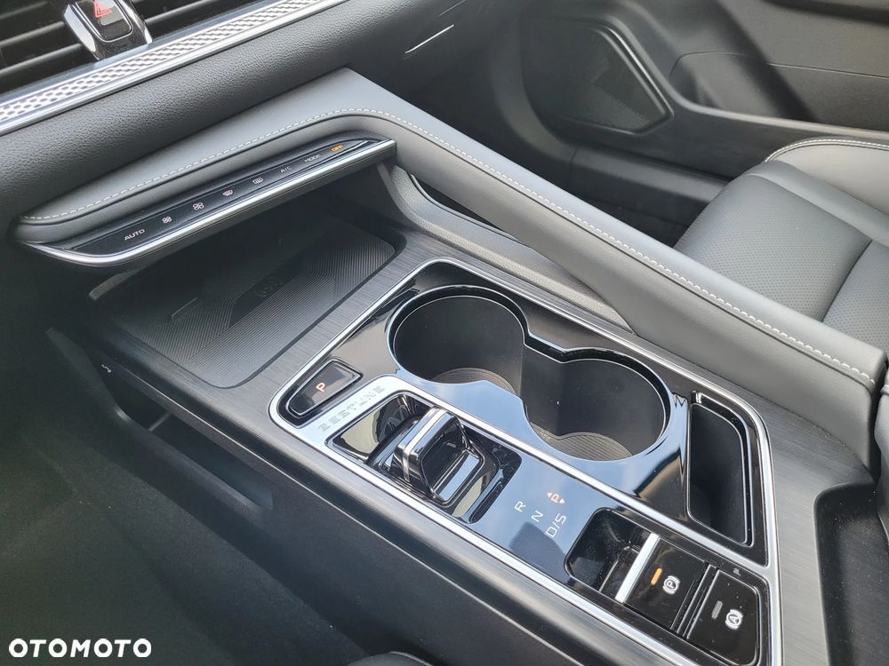 Bestune B70 2.0T Elegance - 37
