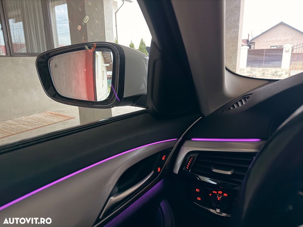 BMW Seria 5 520d xDrive AT - 13