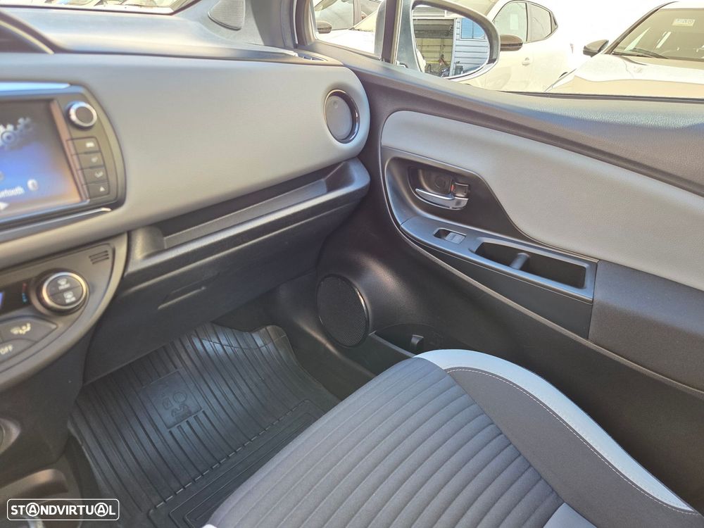 Toyota Yaris 1.5 HSD Comfort - 25