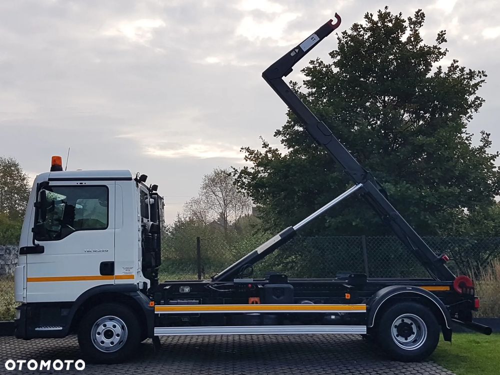 MAN TGL 12.220 HAKOWIEC 4x2 KLIMA - 13