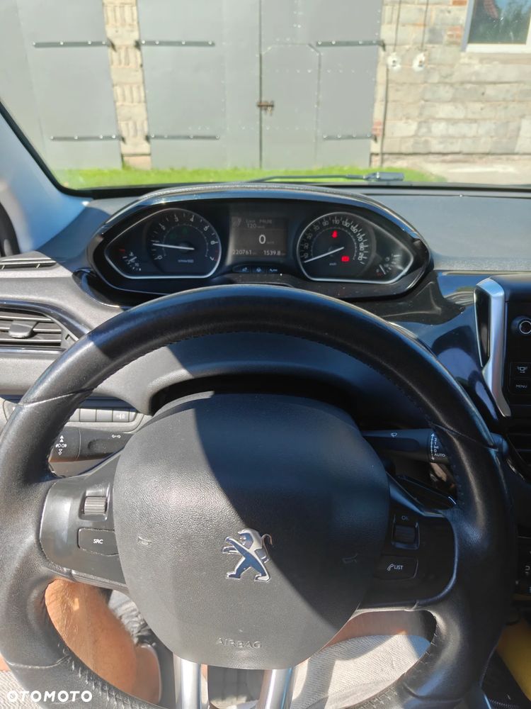 Peugeot 208 1.6 VTi Allure - 6