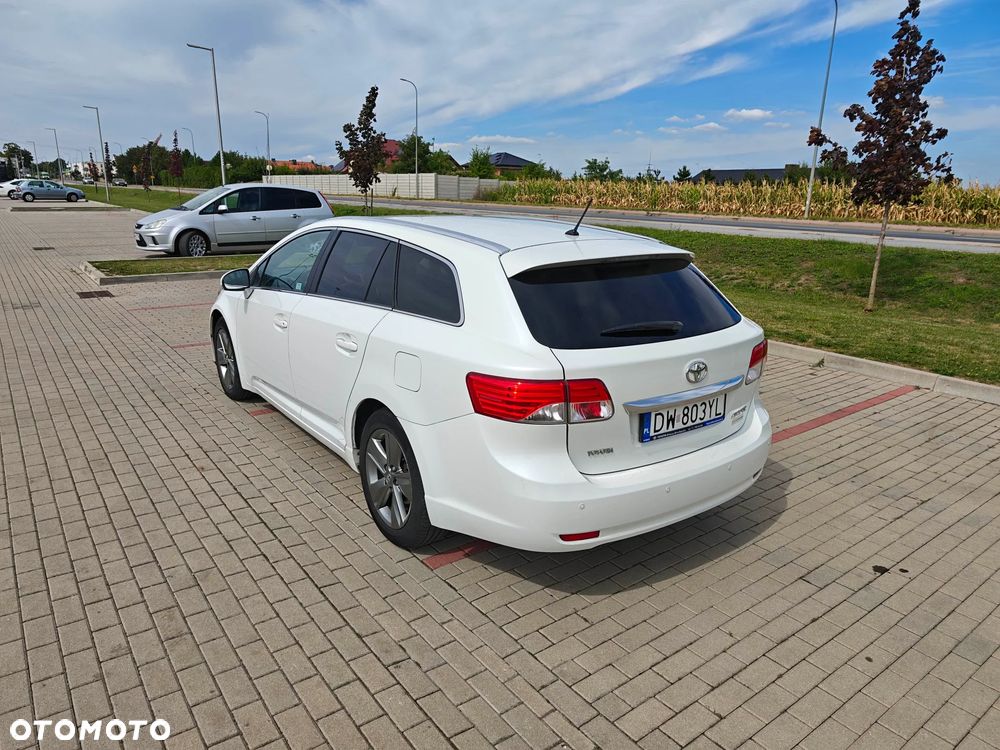 Toyota Avensis 2.0 D-4D Premium - 3