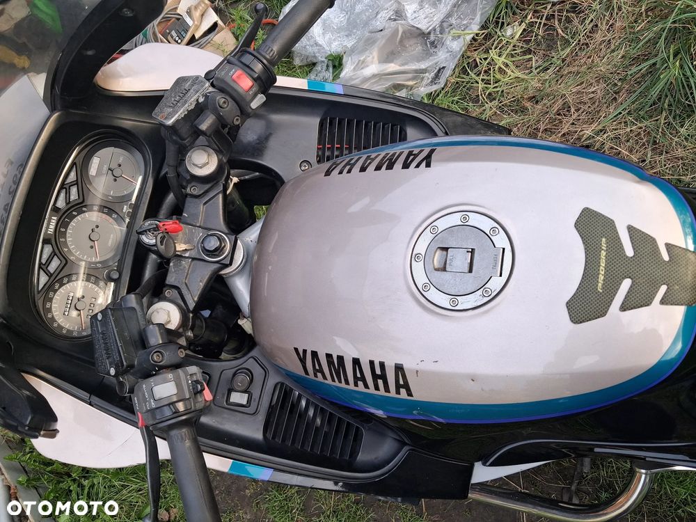 Yamaha FJ - 10