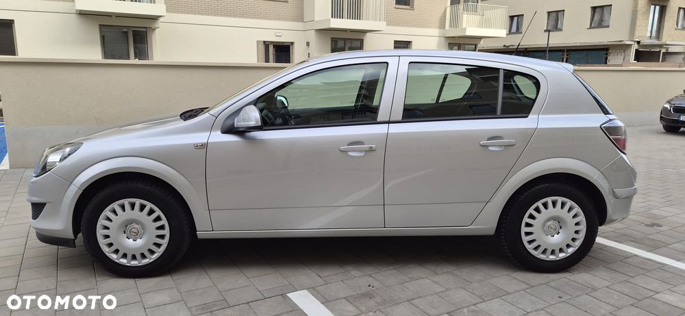 Opel Astra 1.6 Essentia - 3