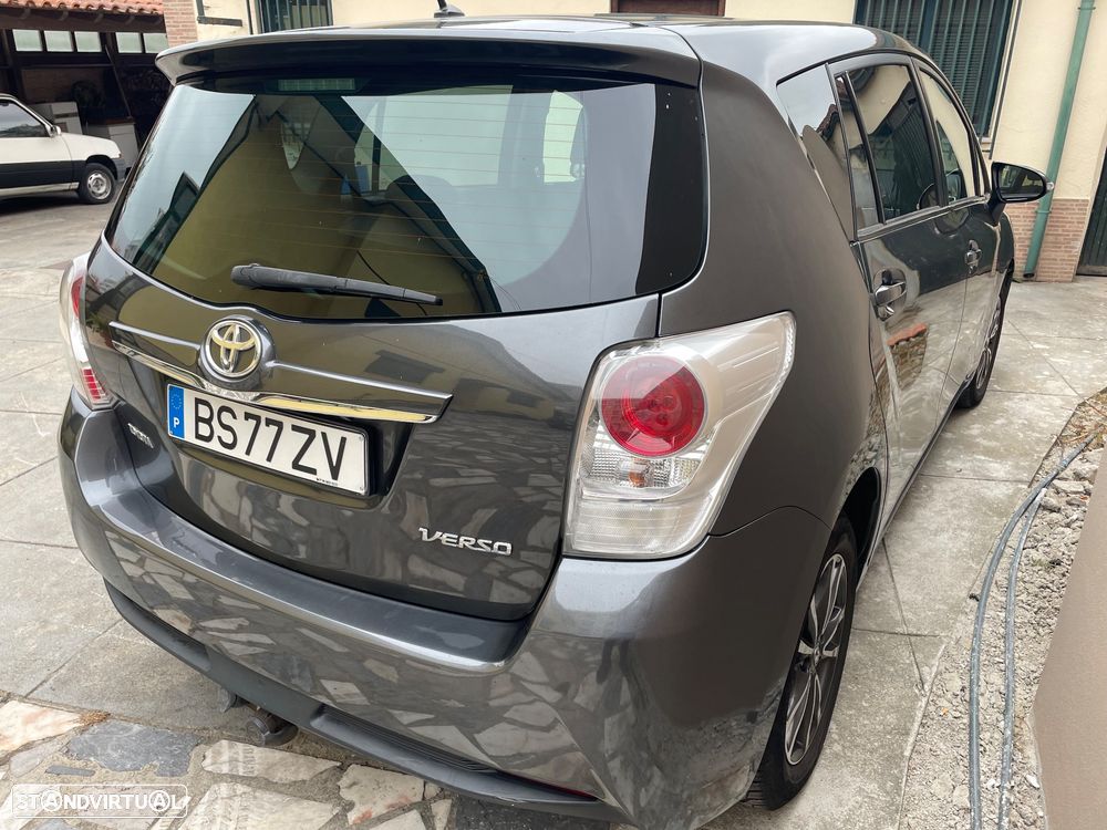 Toyota Verso 1.6 D-4D 5L S&S Comfort - 10
