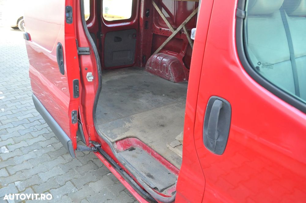 Opel Vivaro 2.5 CDTI L2H1 - 9