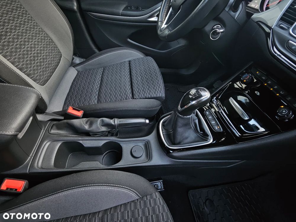 Opel Astra 1.2 T GS Line S&S - 22