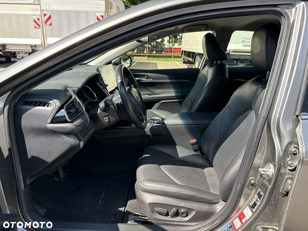 Toyota Camry 2.5 Hybrid Executive CVT - 11