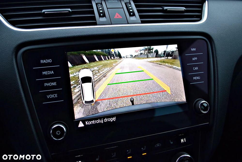 Skoda Octavia 2.0 TDI 4x4 DSG Clever - 32