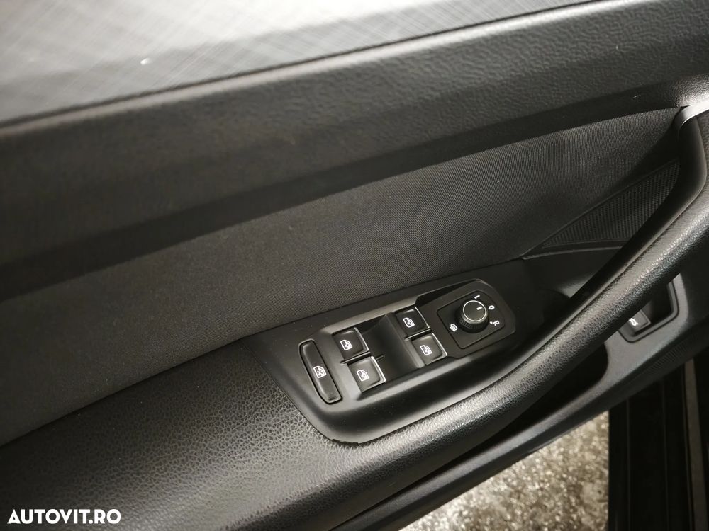 Volkswagen Passat - 12