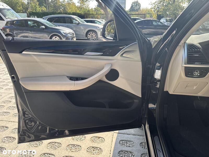 BMW X3 xDrive20i GPF xLine - 17