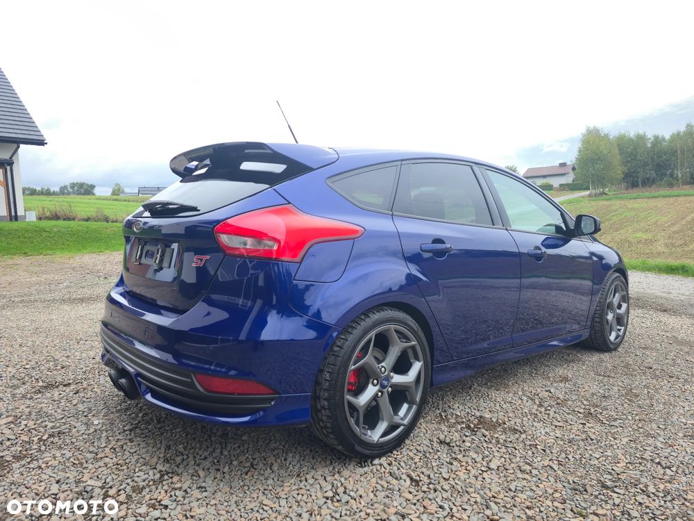 Ford Focus 2.0 EcoBoost ST mit Leder-Exclusiv-Paket - 4