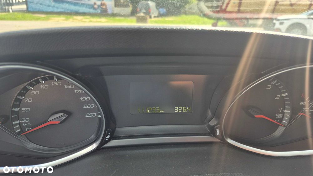 Peugeot 308 - 8