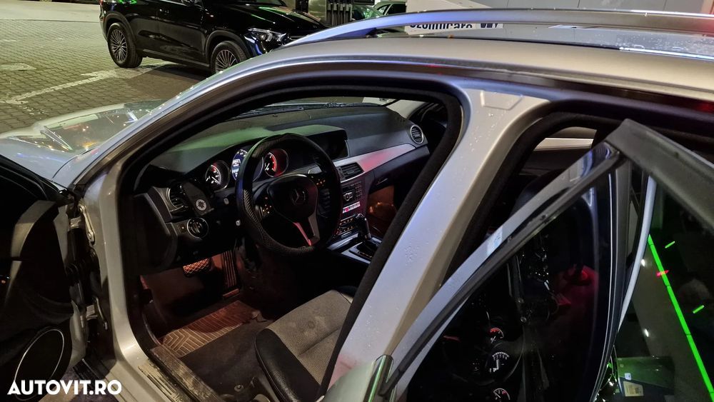 Mercedes-Benz C 220 T CDI 7G-TRONIC Avantgarde Edition - 11