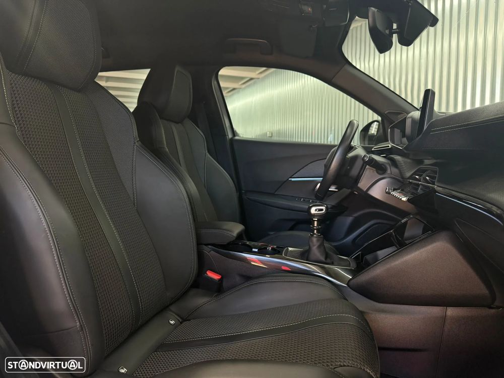 Peugeot 2008 1.2 PureTech GT - 20
