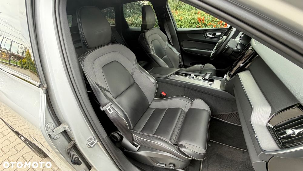 Volvo XC 60 B5 B AWD Geartronic RDesign - 28