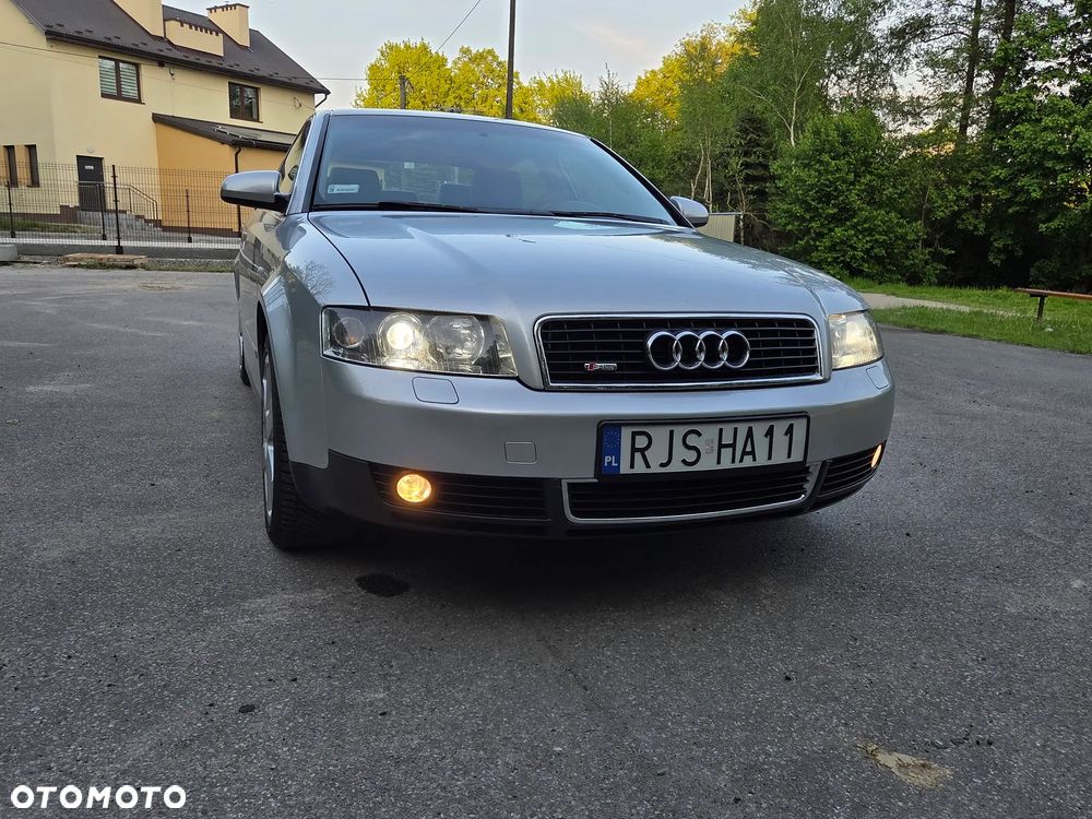 Audi A4 Limousine 2.4 - 13