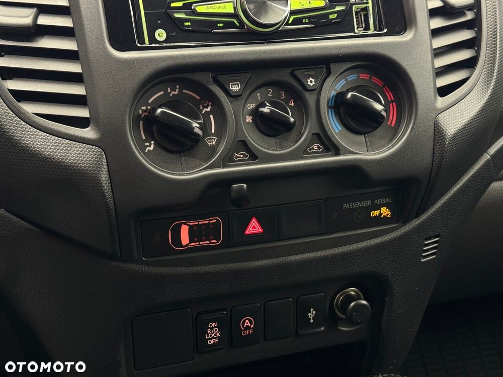 Mitsubishi L200 2.4 d DC Invite EU6 - 24