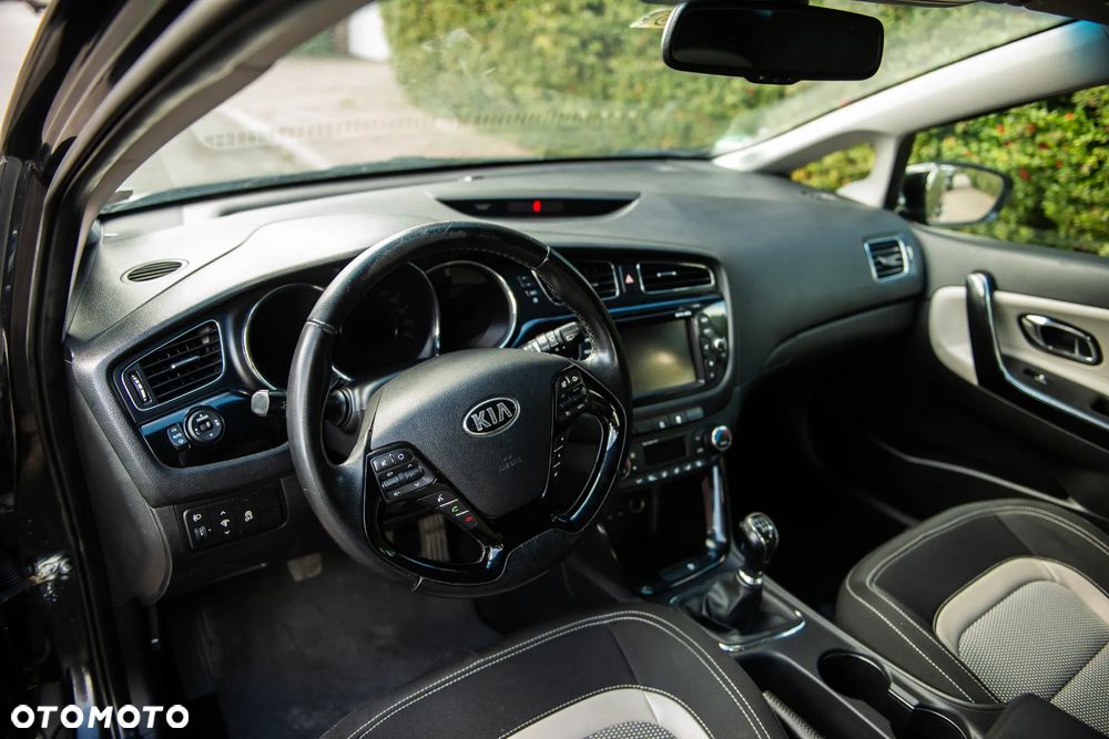 Kia Ceed 1.6 GDI Platinum Edition - 19