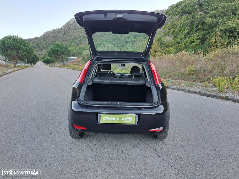 Fiat Punto 1.3 M-Jet Lounge S&S - 24