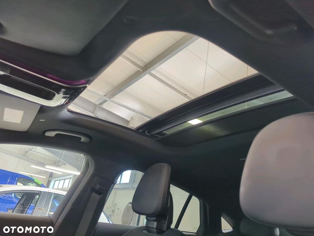 Mercedes-Benz GLC 300 e PHEV 4-Matic AMG Line - 12