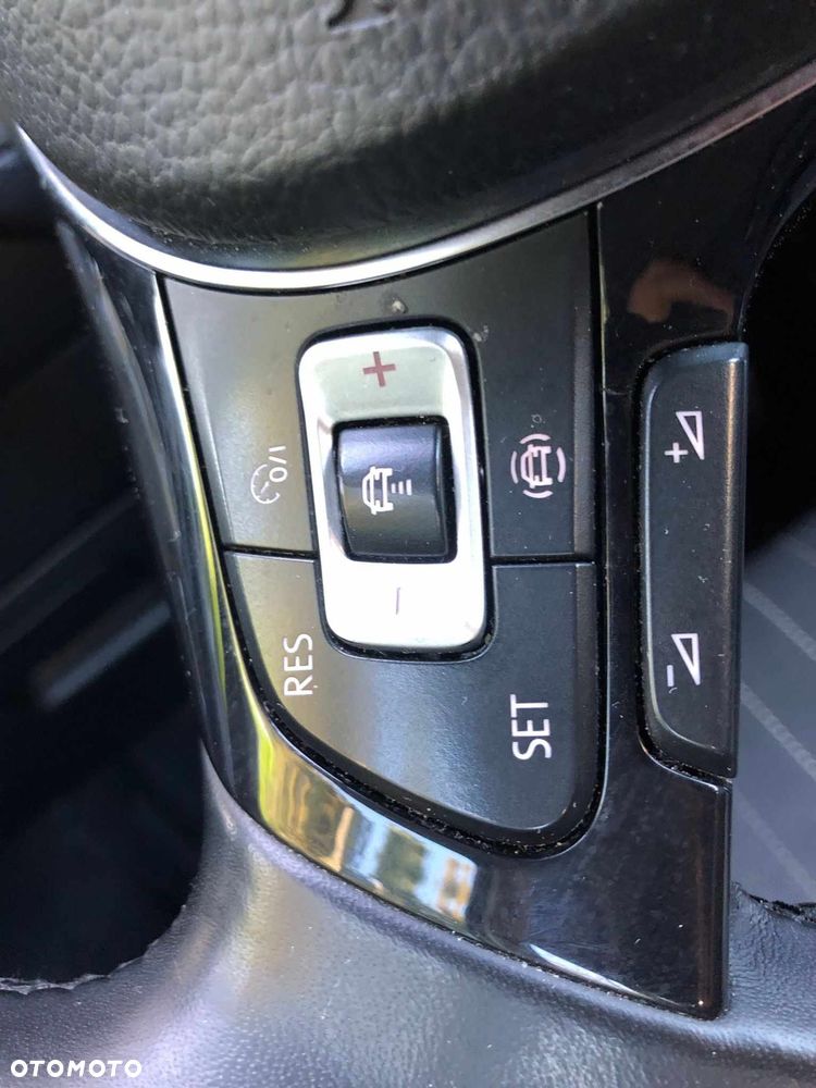 Volkswagen Golf - 24