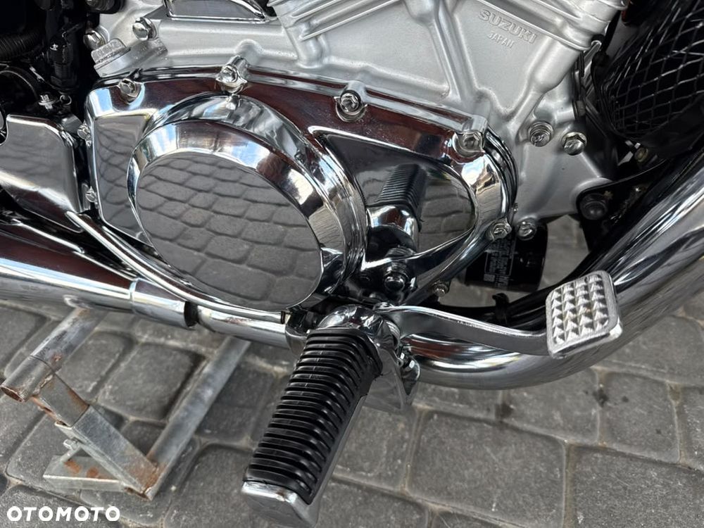 Suzuki Intruder - 28